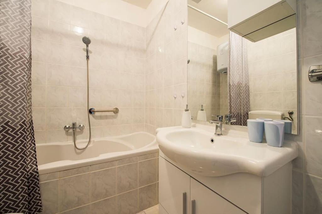 Jully Apartment *